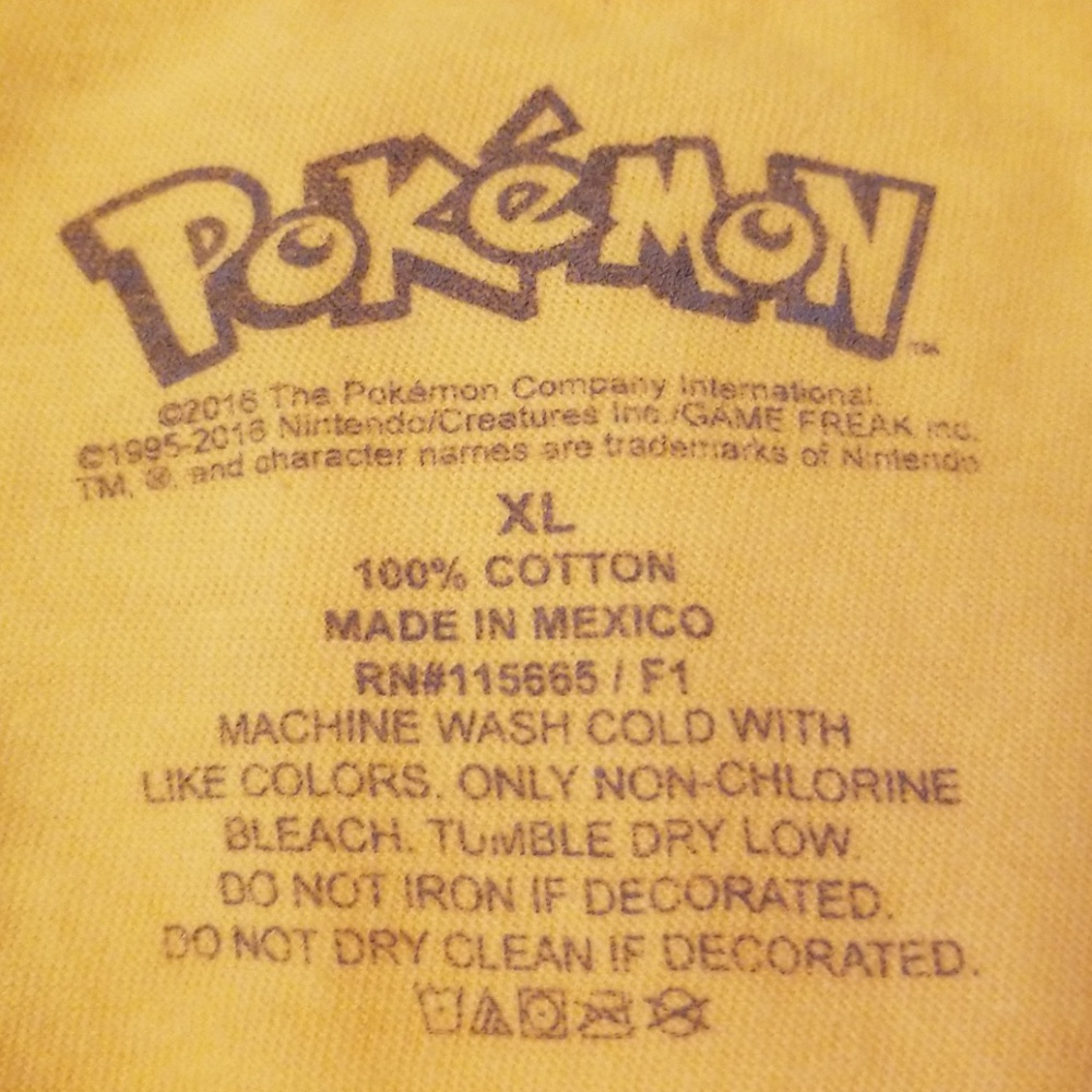 NWT POKEMON POKEBALL T SHIRT!! - Picture 6 of 6